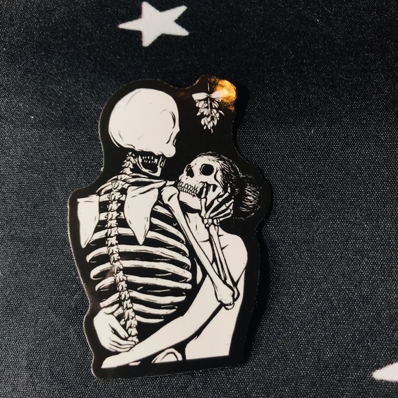Love of a Lifetime Mistletoe Skeleton Spooky Scary Creepy Cool MAGNET - Picture 3 of 7